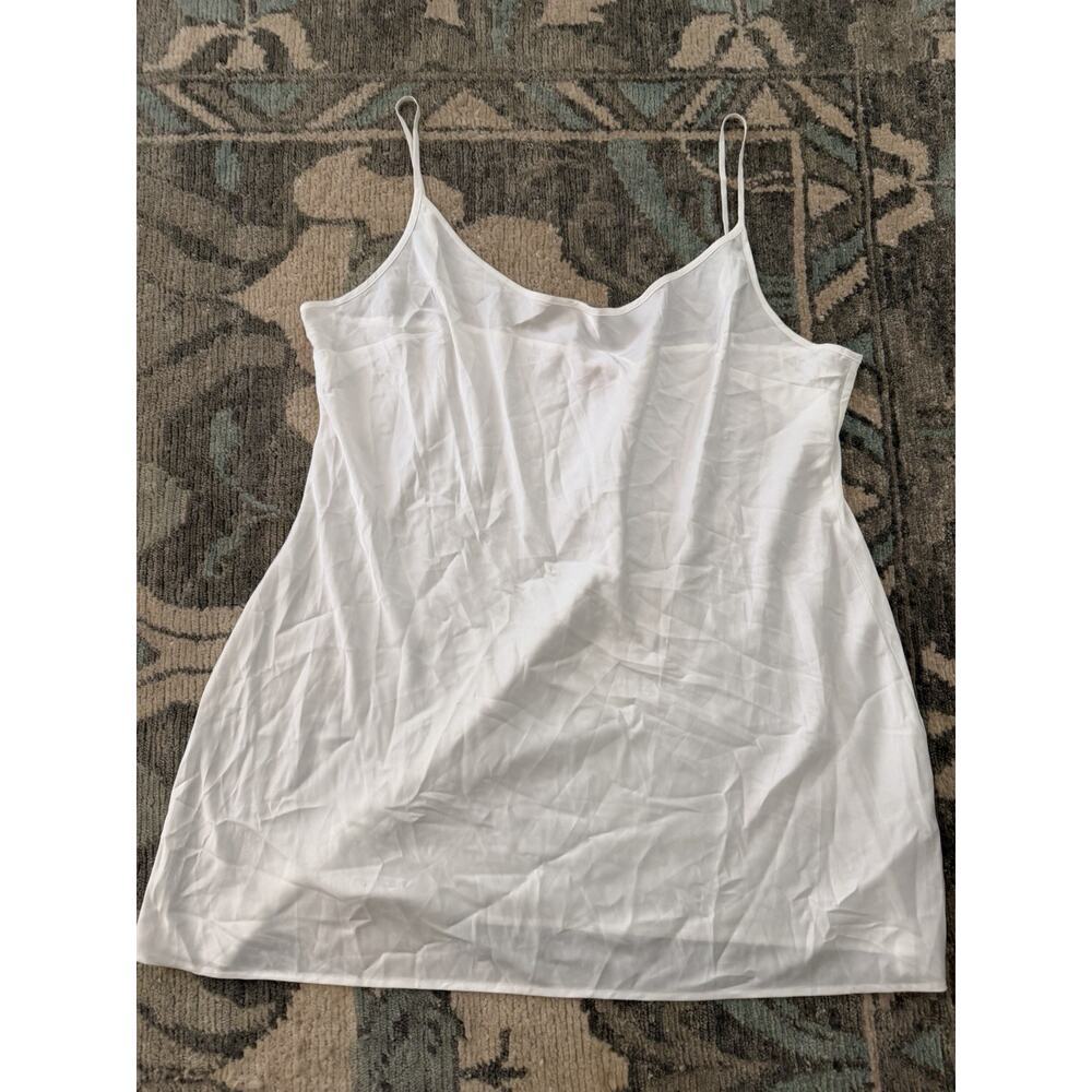 Hutch Size 3x white Slip NEW